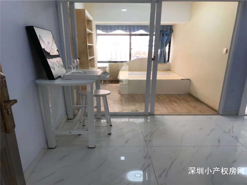 龙华小产权房出售-玉龙华府-绝佳位置，南边通透，楼下停车场 